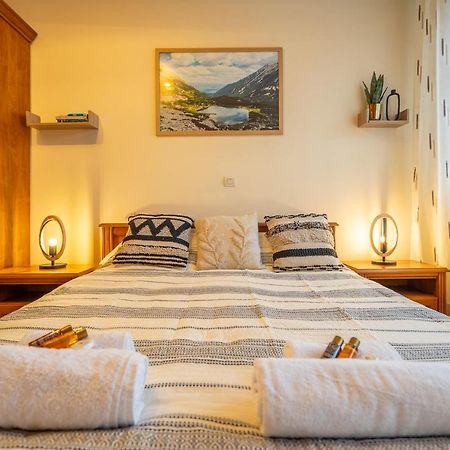Premium Comfy 2Bdr Apt - Free Parking - Fast Wi-Fi Szófia Kültér fotó