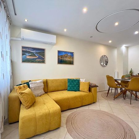 Premium Comfy 2Bdr Apt - Free Parking - Fast Wi-Fi Szófia Kültér fotó