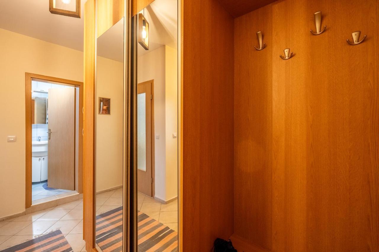 Premium Comfy 2Bdr Apt - Free Parking - Fast Wi-Fi Szófia Kültér fotó
