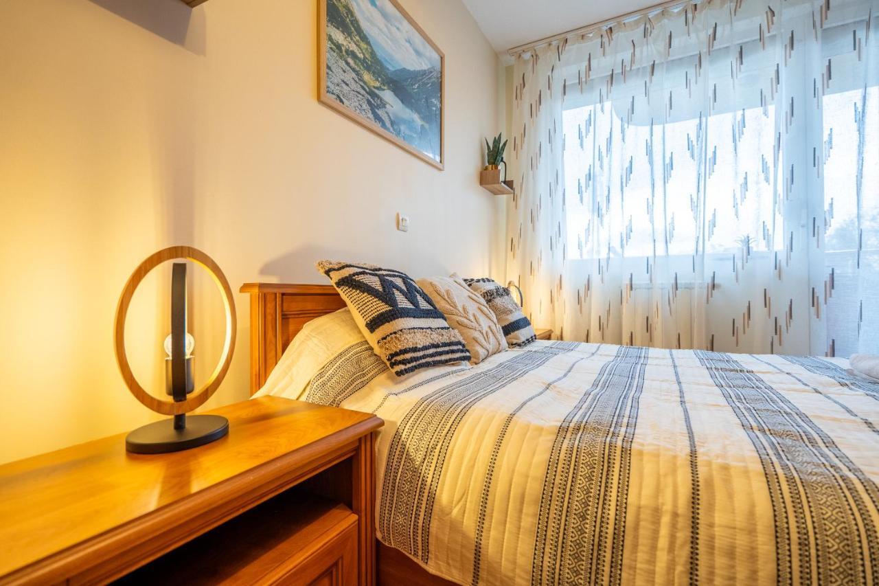 Premium Comfy 2Bdr Apt - Free Parking - Fast Wi-Fi Szófia Kültér fotó