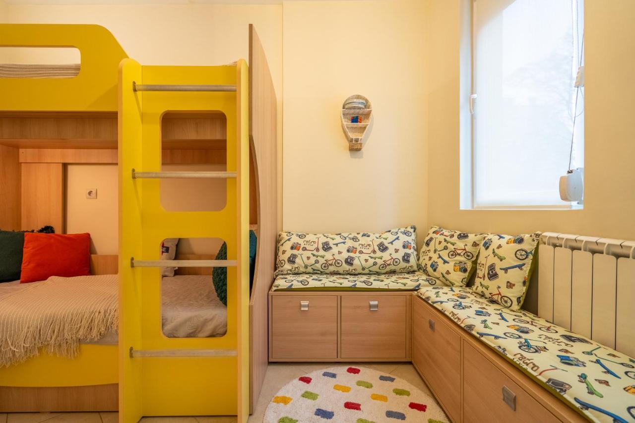 Premium Comfy 2Bdr Apt - Free Parking - Fast Wi-Fi Szófia Kültér fotó
