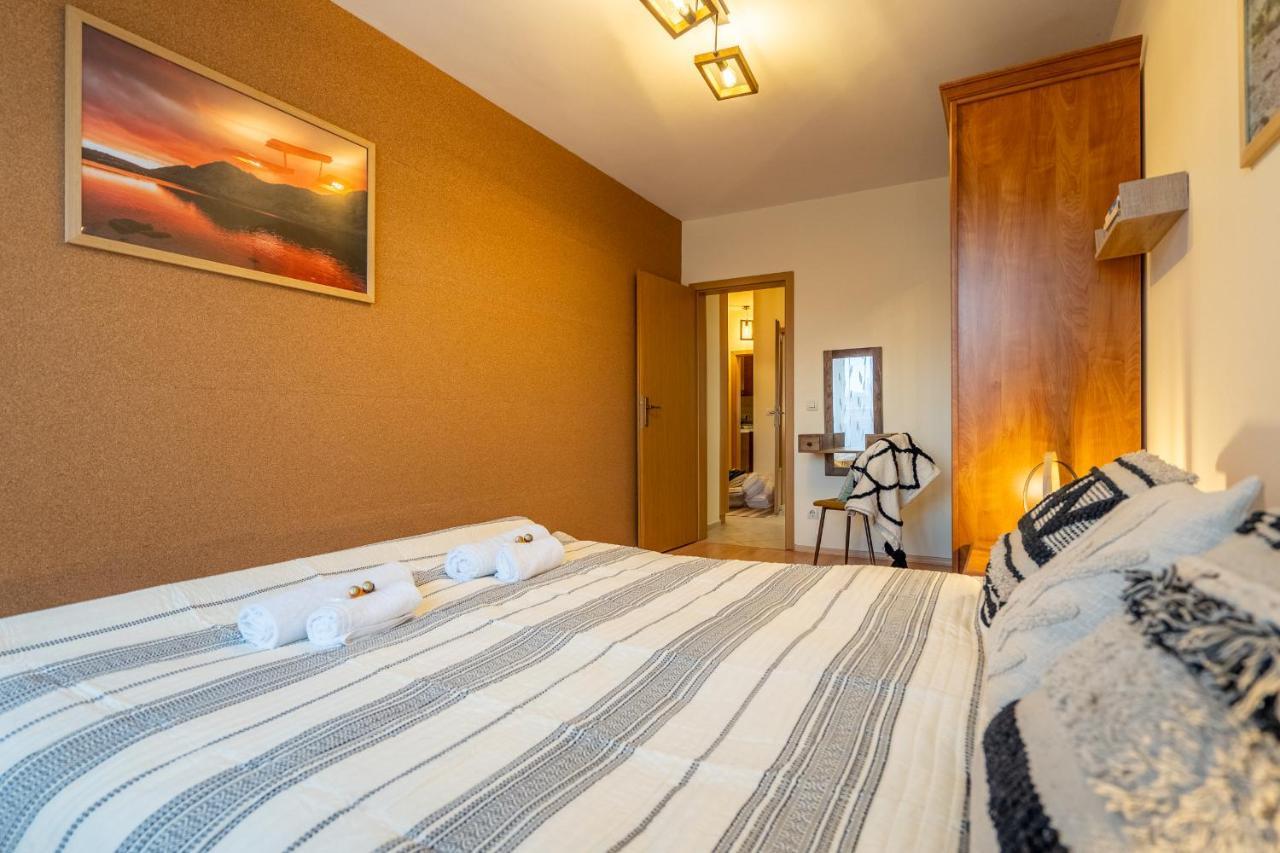 Premium Comfy 2Bdr Apt - Free Parking - Fast Wi-Fi Szófia Kültér fotó