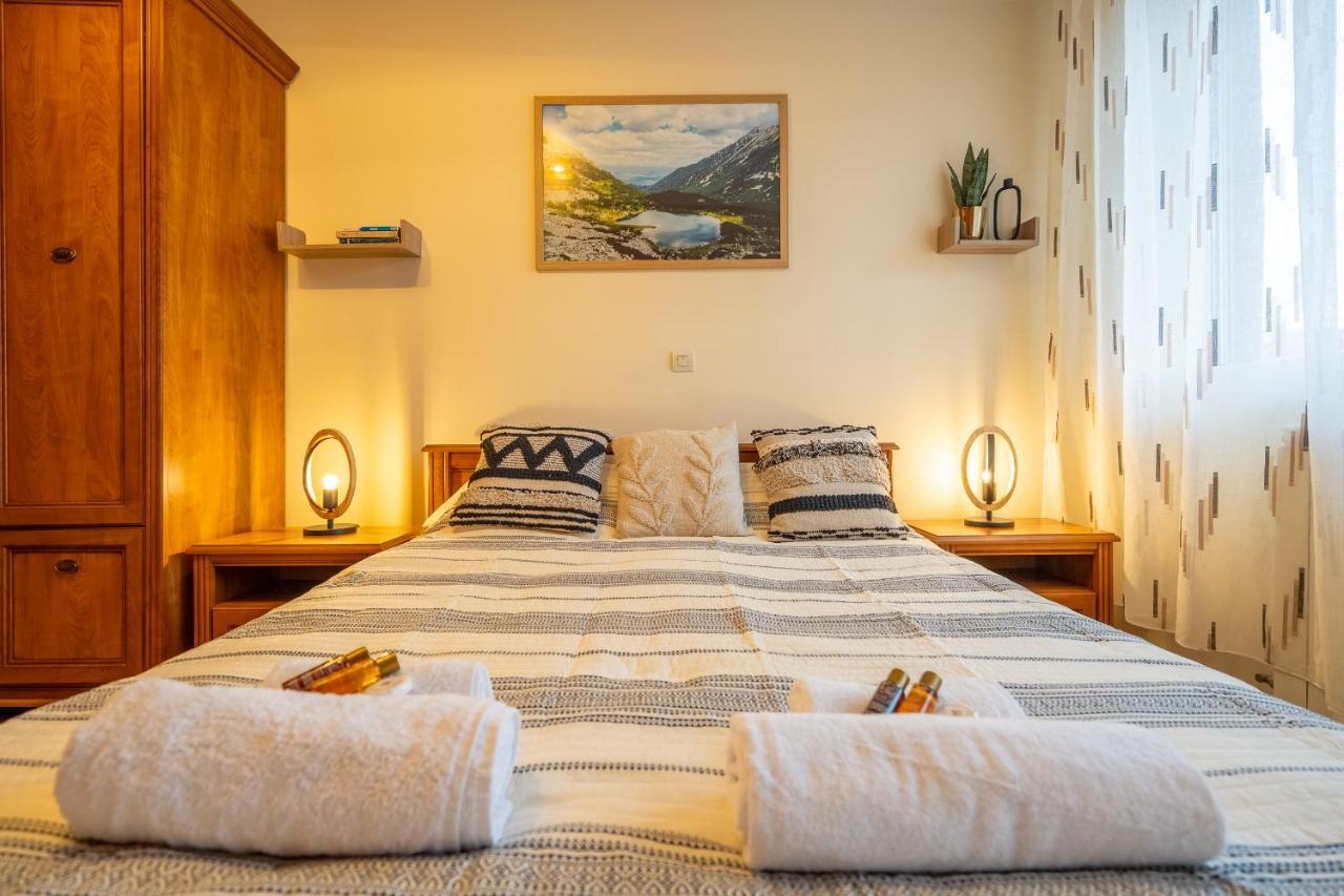 Premium Comfy 2Bdr Apt - Free Parking - Fast Wi-Fi Szófia Kültér fotó