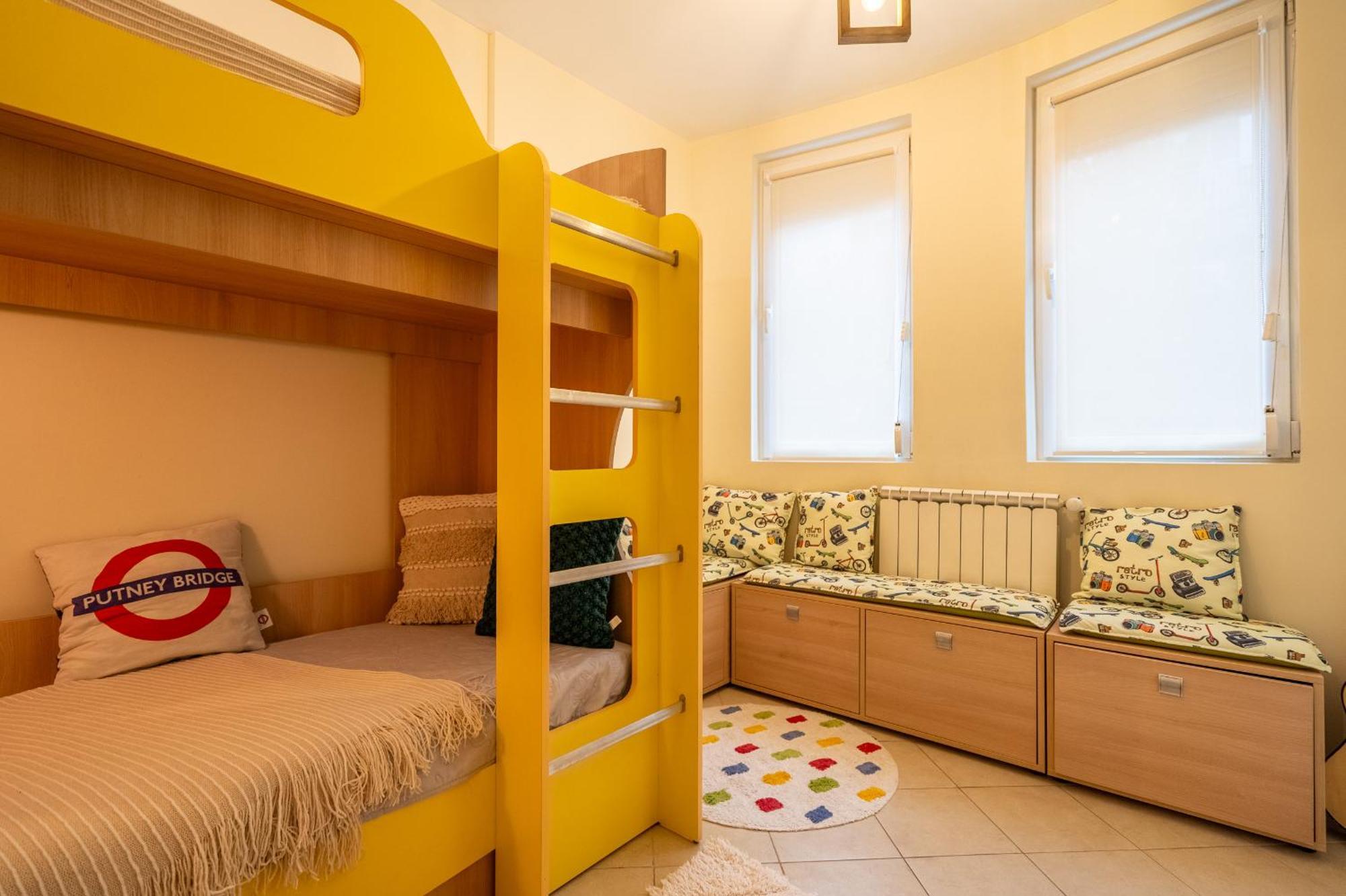 Premium Comfy 2Bdr Apt - Free Parking - Fast Wi-Fi Szófia Kültér fotó