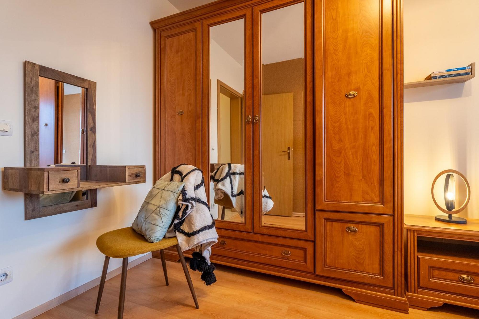 Premium Comfy 2Bdr Apt - Free Parking - Fast Wi-Fi Szófia Kültér fotó